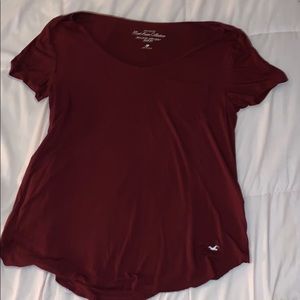 maroon tshirt